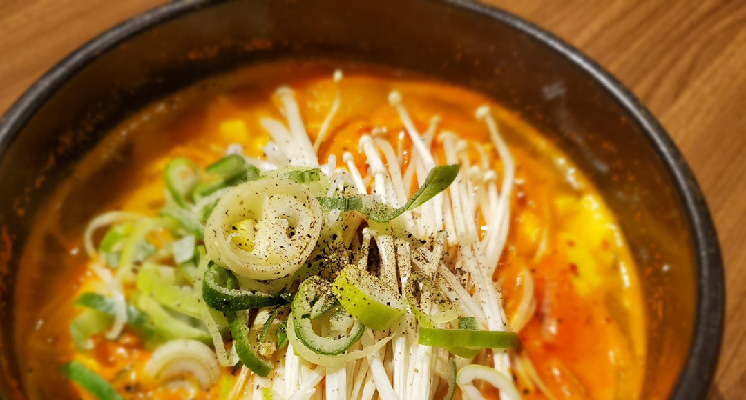 新世界・焼⾁ホルモンぺごぱ大森店